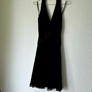 Black silk and velvet Tadashi halter dress 🌹🖤